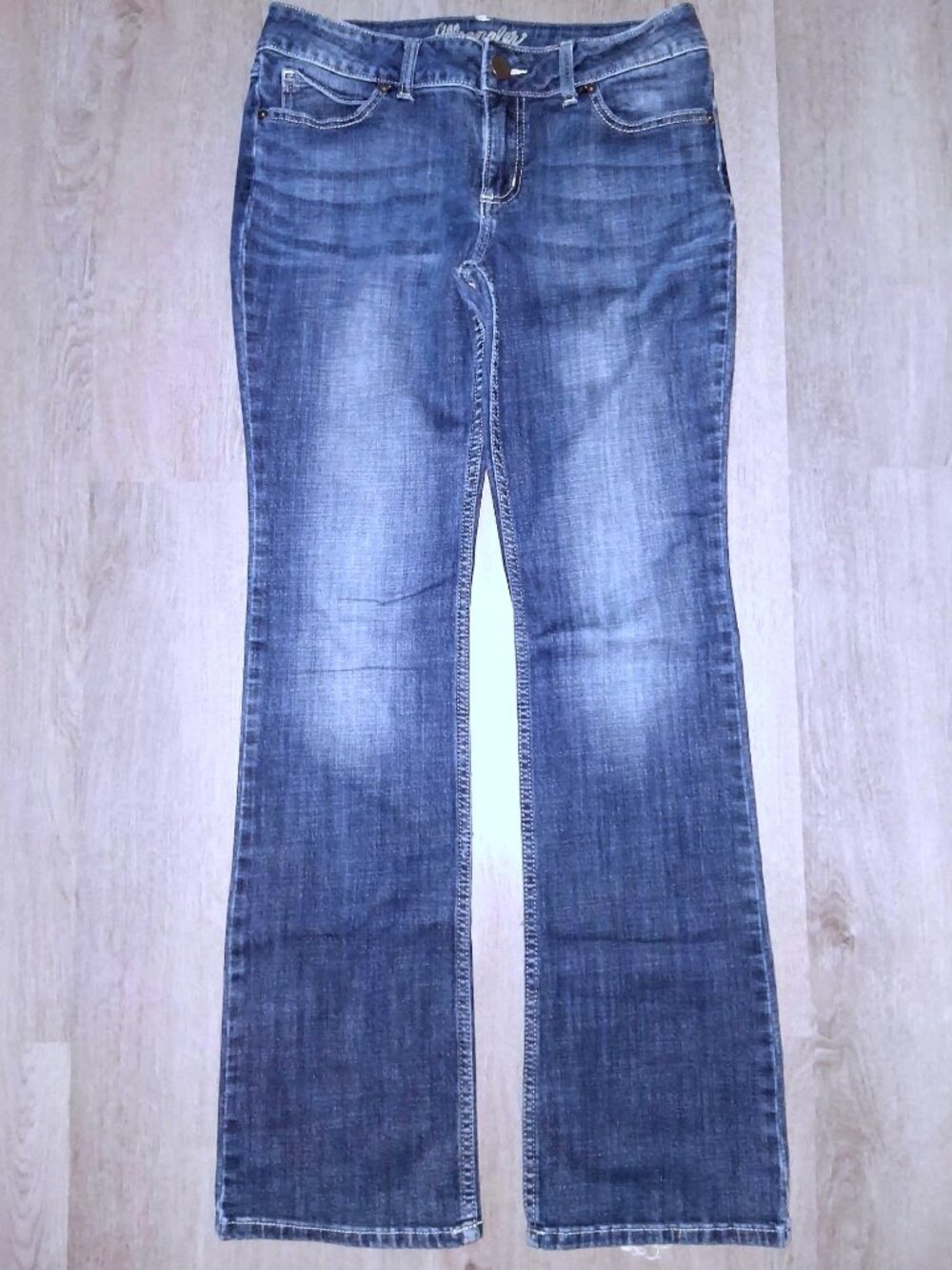 Wrangler Boot Cut Jeans Size 7 x 34 Distressed Denim Flares Wide Leg Flared